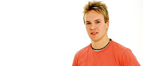 Single in rotem T-Shirt